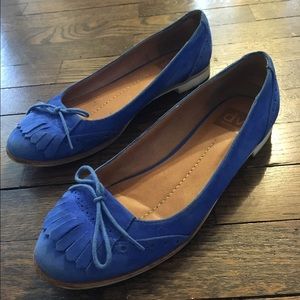 Adorable blue swede shoes flats