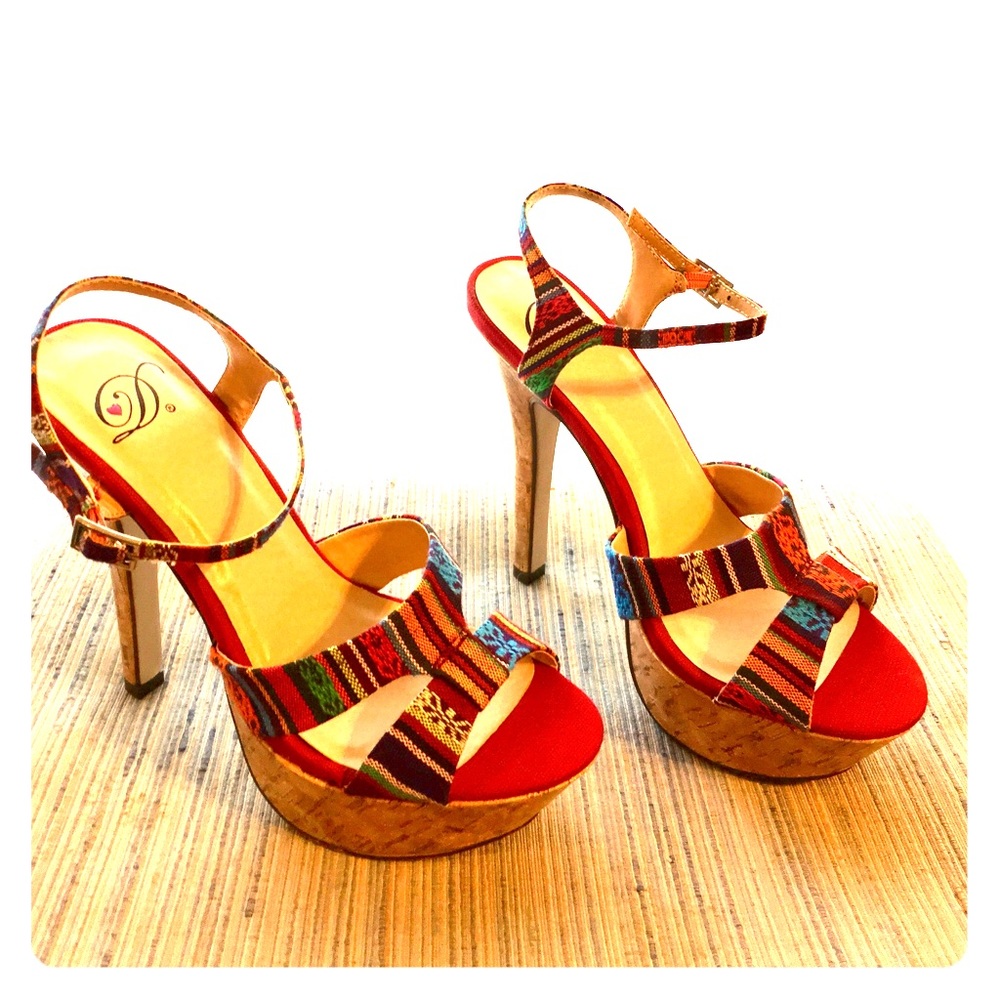❤️D Mexican Blanket Print Platform Heels 👠!