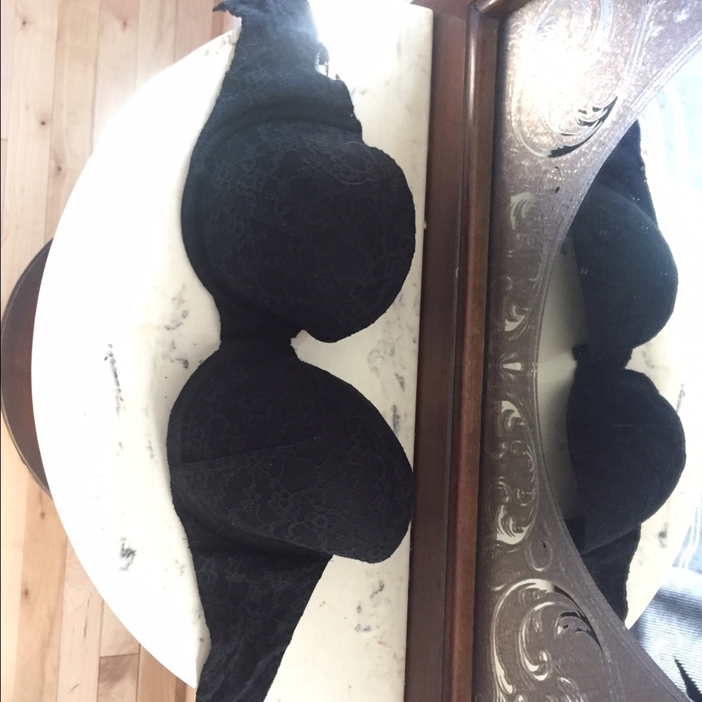 Black lacy VS strapless bra