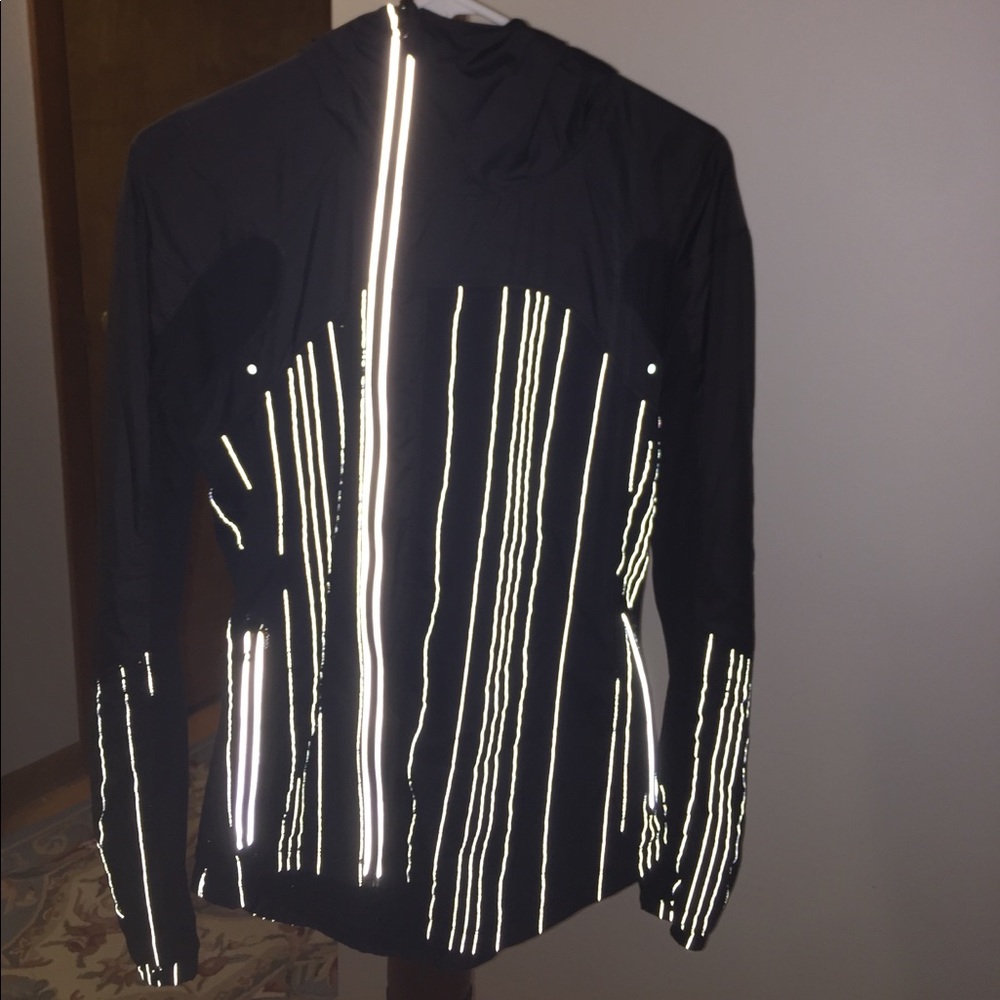 Lululemon mid-weight jacket