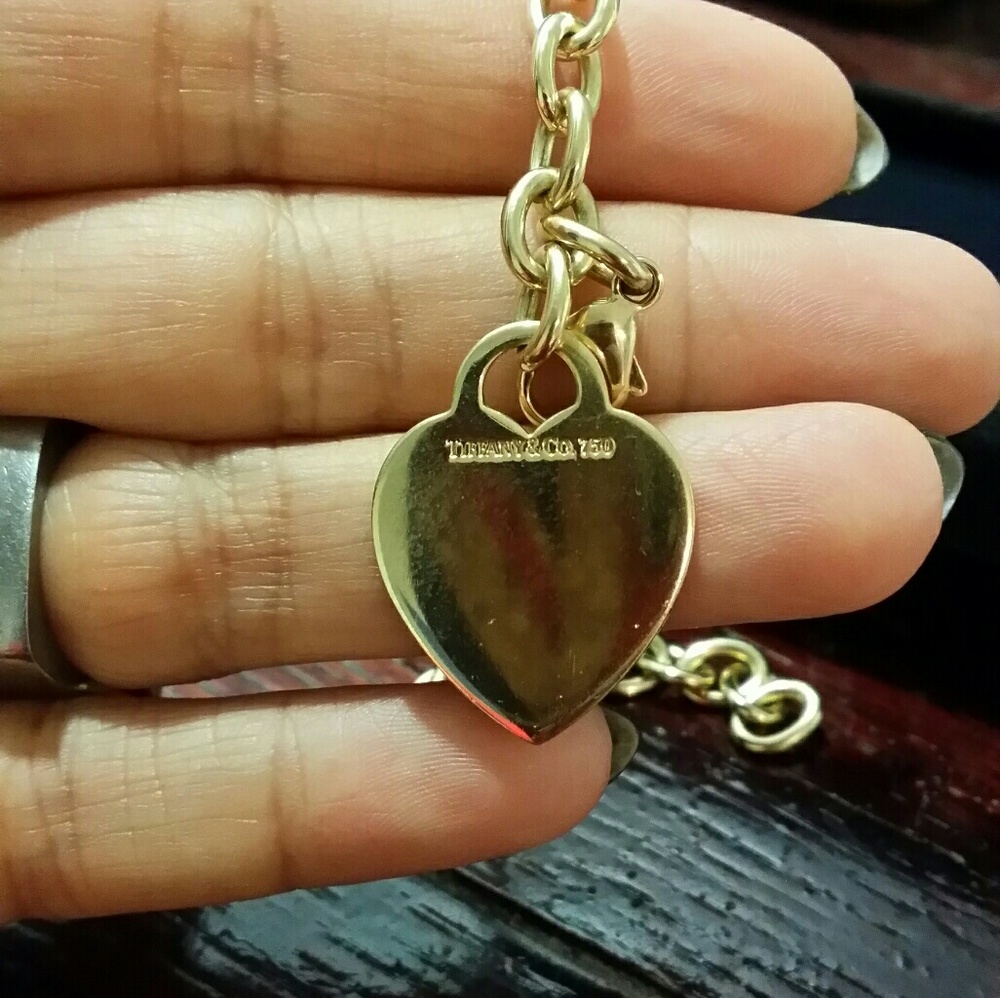 SOLD! Authentic 18kt Tiffany & Co heart tag bracelet