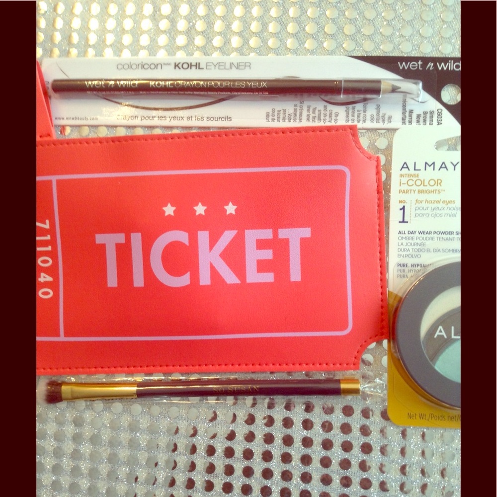 'TICKET' IPSY Glam Bag with 3 items, NO TRADES.
