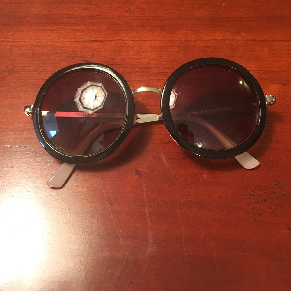 Black river island sunglasses