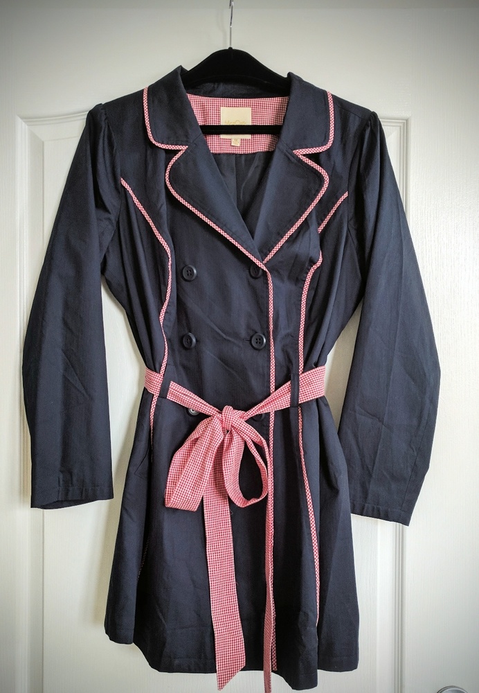 Terrific Trench coat with Gingham trim and tie