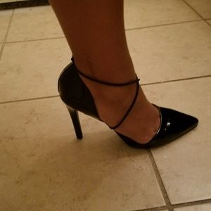 Black Ann Marino 8 1/2 heels