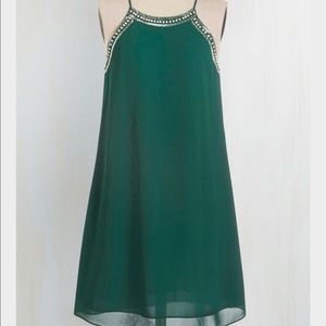 Ya Los Angeles -- Gallery curator dress