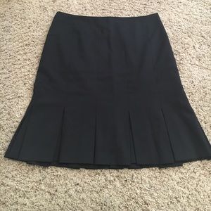 Black skirt with pleats