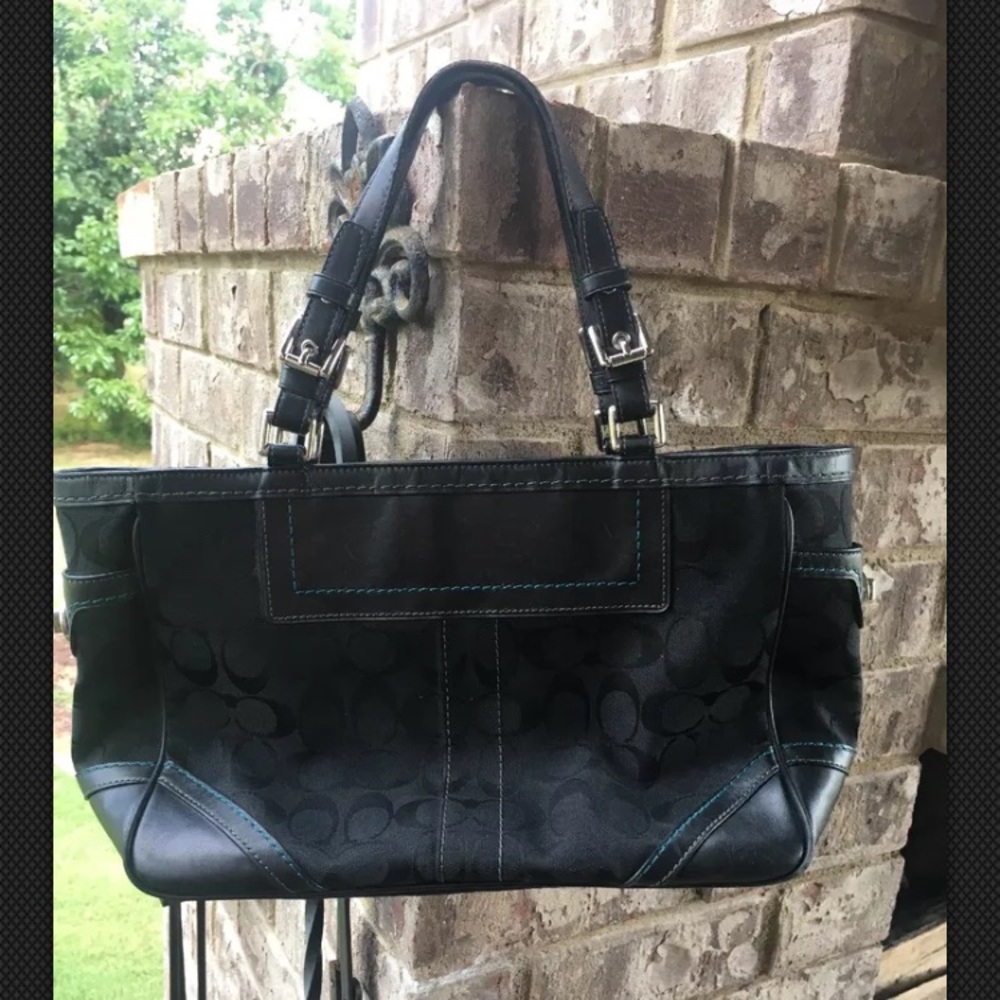 Authentic Coach Purse - Picture 2 of 6