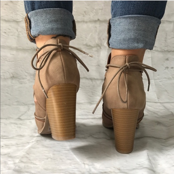 Peep toe booties - Picture 5 of 7