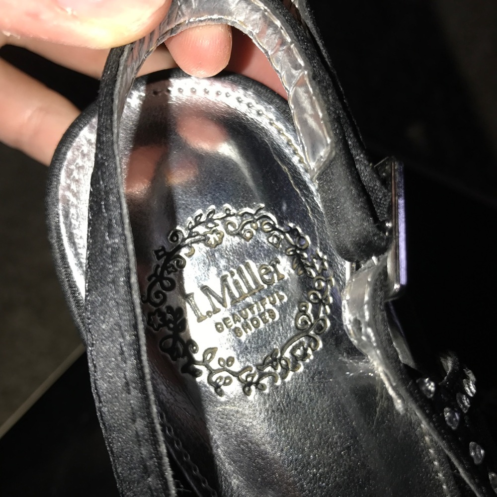Heels - Picture 4 of 4
