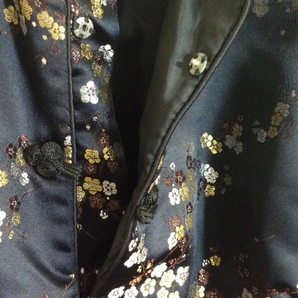 Pretty silky Asian jacket .. CUTE PROM JACKET? - Picture 4 of 7