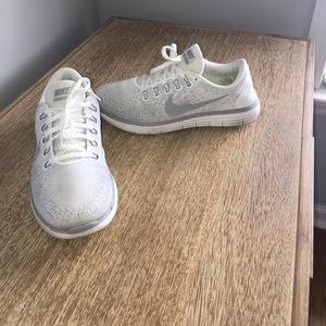 NIKE FREE RUN DISTANCE