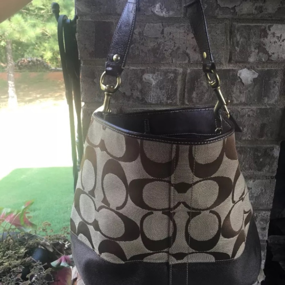 Authentic Coach Purse - Picture 2 of 4