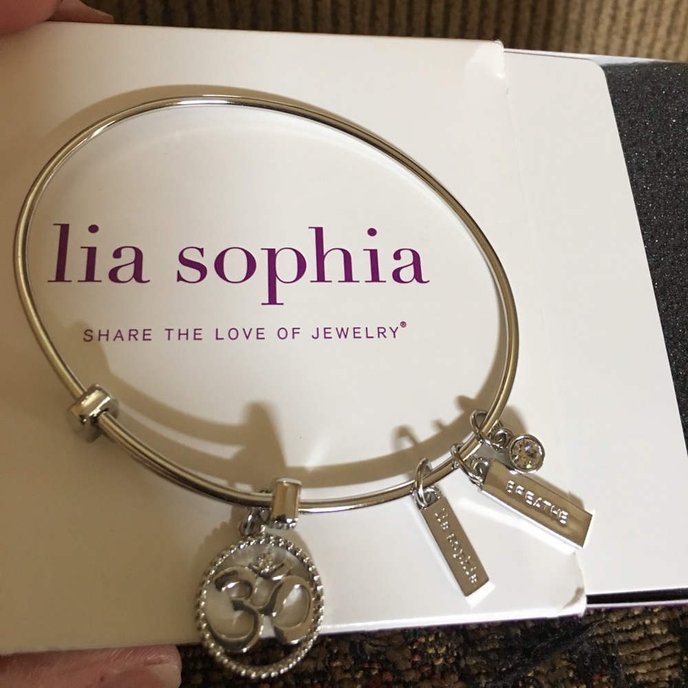 Lia Sophia breathe dangle bracelet, worn once
