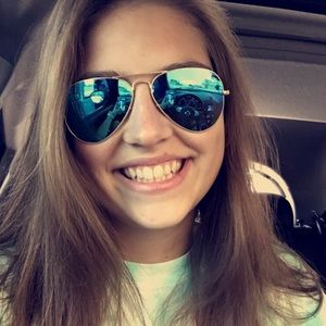 Meet your Posher, Lindsey