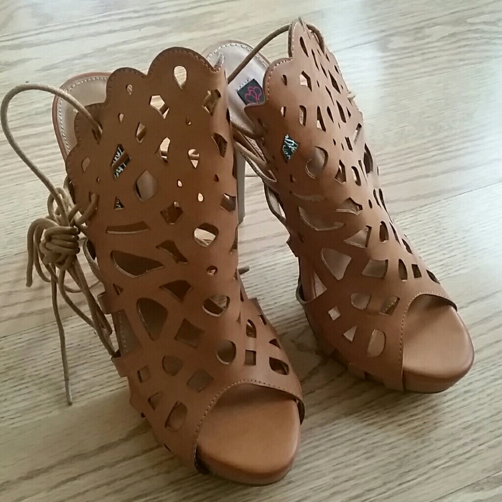 DBDK Fashion brown   heels