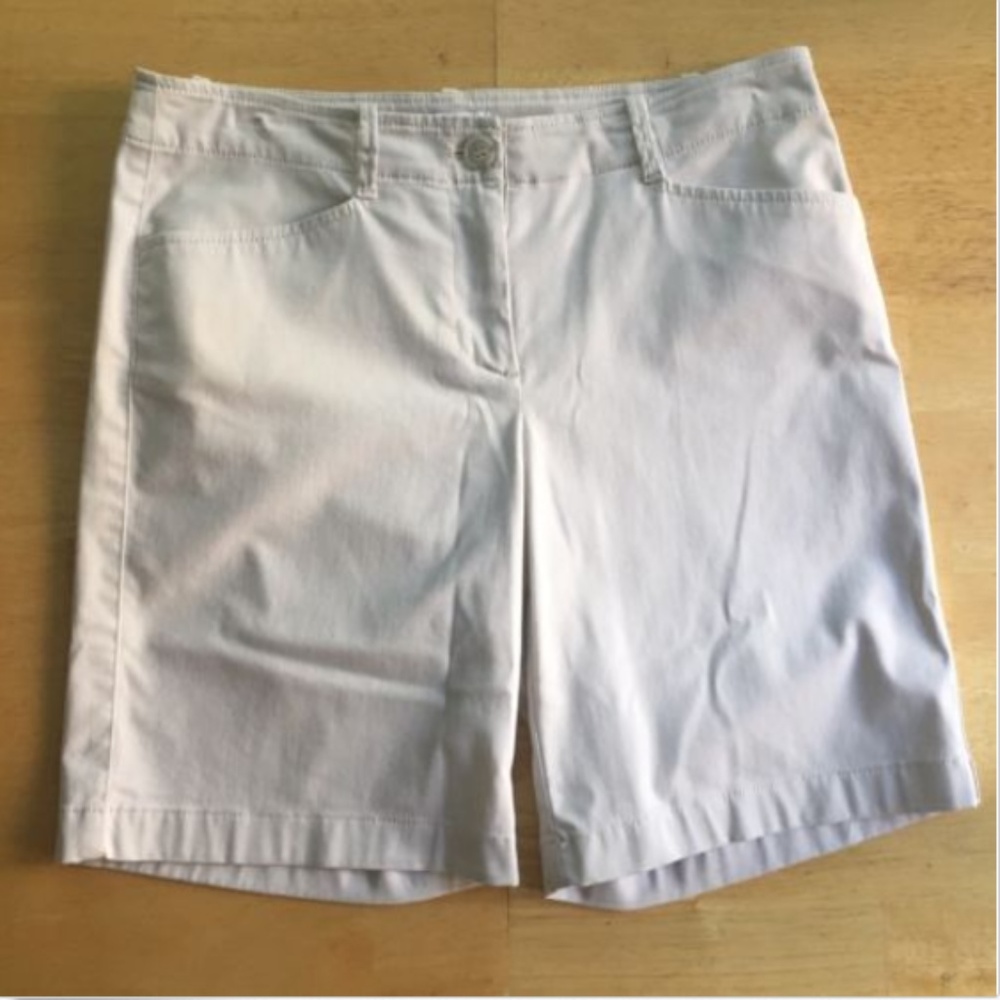 J JILL Live-in Chino Beige Bermuda Shorts Size 2