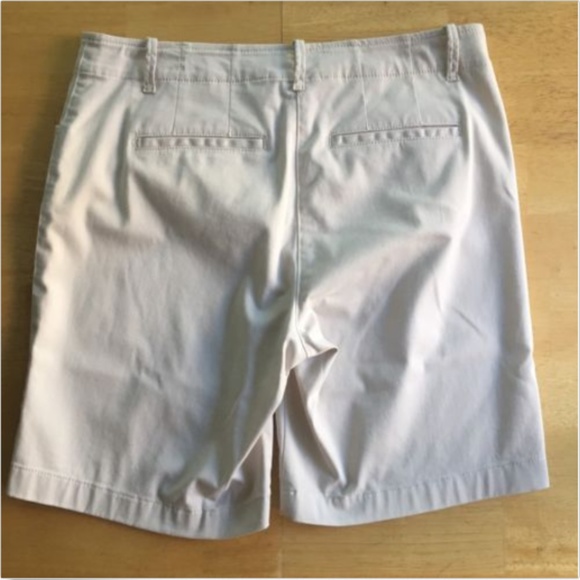 J JILL Live-in Chino Beige Bermuda Shorts Size 2 - Picture 2 of 7