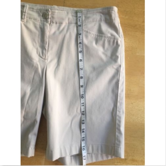 J JILL Live-in Chino Beige Bermuda Shorts Size 2 - Picture 6 of 7