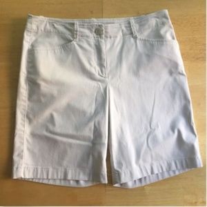 J JILL Live-in Chino Beige Bermuda Shorts Size 2