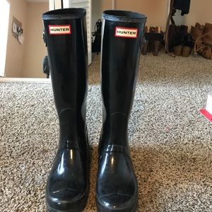 HUNTER RAINBOOTS WITH BOOT SOCKS INCLUDED