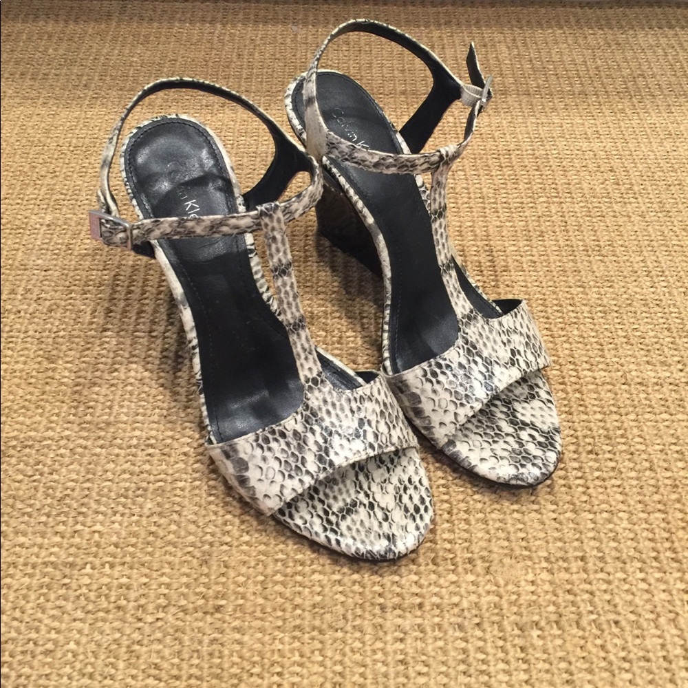 Calvin Klein Cream/Black Wedge Sandals 3 1/2"
