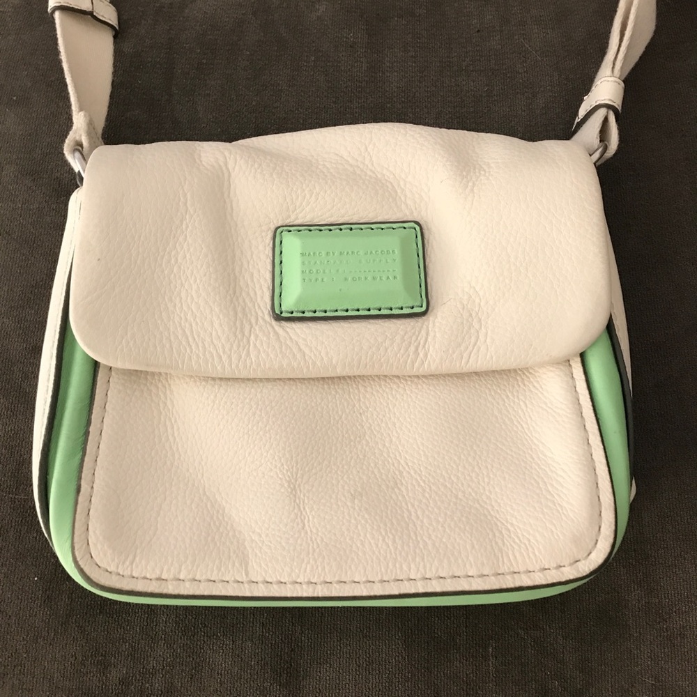 Marc Jacobs small cross body purse