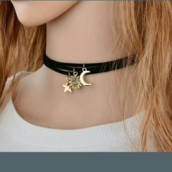 Fantasy chokers - Picture 2 of 3