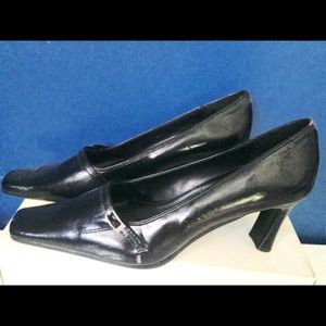 Size 9 black Italian leather never worn
