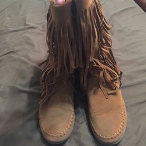 Rampage Capello fringe boots.
