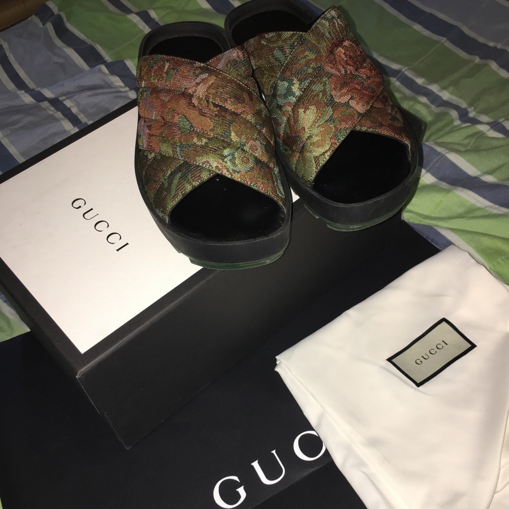 Gucci sandals