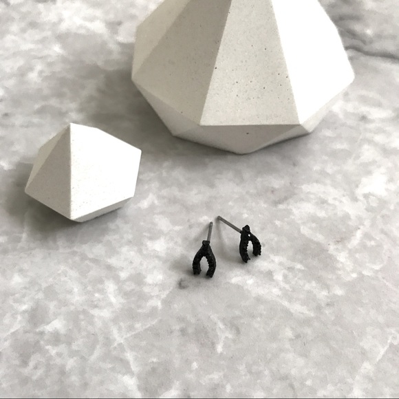 Tiny Wishbone Sparkle stud earrings NEW - Picture 5 of 8