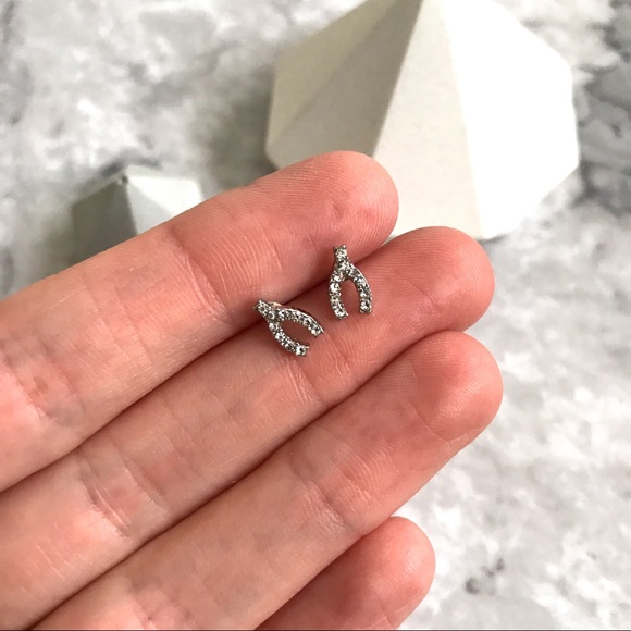 Tiny Wishbone Sparkle stud earrings NEW - Picture 7 of 8