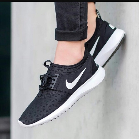 Nike Shoes - WOMENS 💯NIKE💯 BLACK & WHITE JUVENATE SNEAKERS