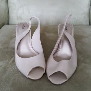 Sling-back Pumps