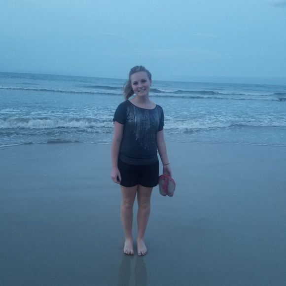Meet your Posher, Hannah - Picture 1 of 1