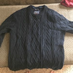 American eagle men's xl sweater athletic fit
