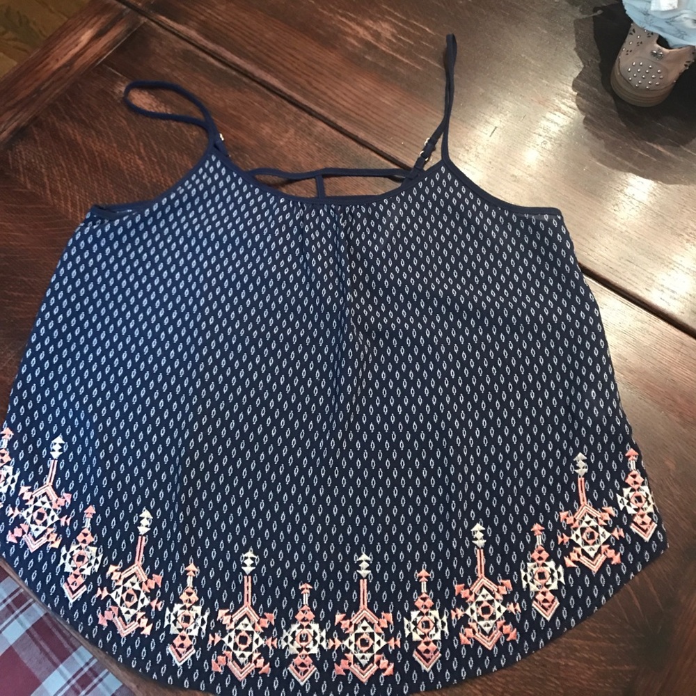Flowy tank