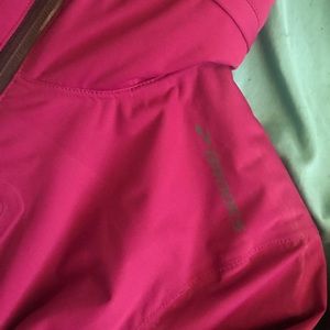 Brooks sports gear. Sweatshirts sweaters hoodies.