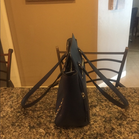 Blue Conceal Carry Purse w/halter - Picture 3 of 8