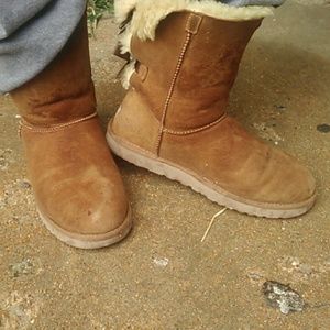 UGG BOOTS
