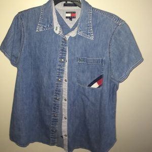 Tommy Button up