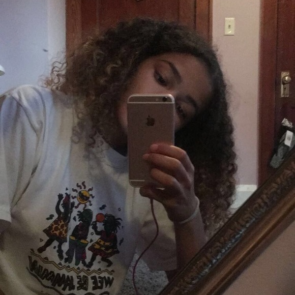 Meet your Posher, Jacenta - Picture 3 of 8