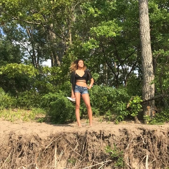 Meet your Posher, Jacenta - Picture 5 of 8