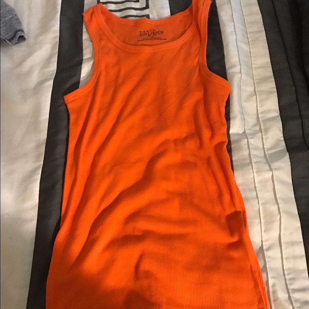 Galaxy by harvic tank top brand new (price neg)