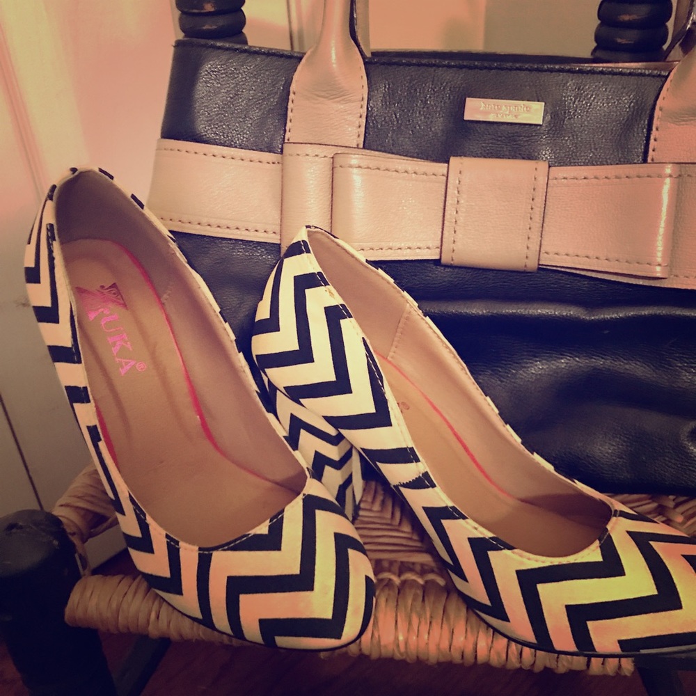 Darling Black & Tan Chevron Shoes