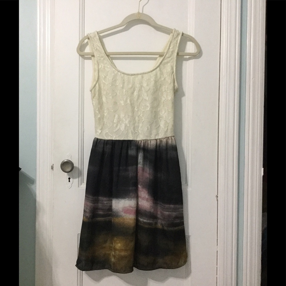 Multicolor dress. Ivory lace on top. 👗 EUC