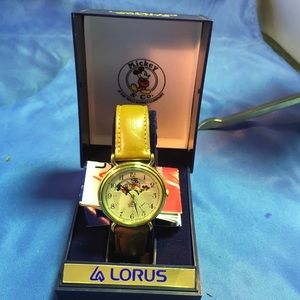 New Disney Mickey and Friends Watch