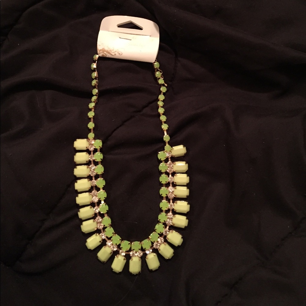 Green necklace.😍