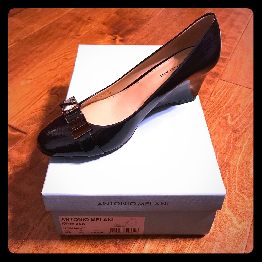 Antonio Melani Sterlang Leather Wedges in New Navy